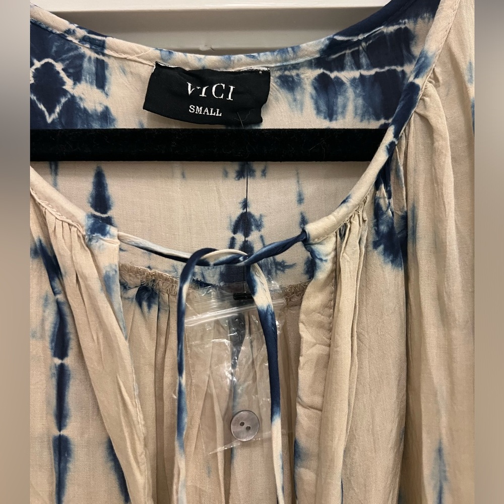 Vici tunic blouse blue and tan tie dye - Picture 3 of 5